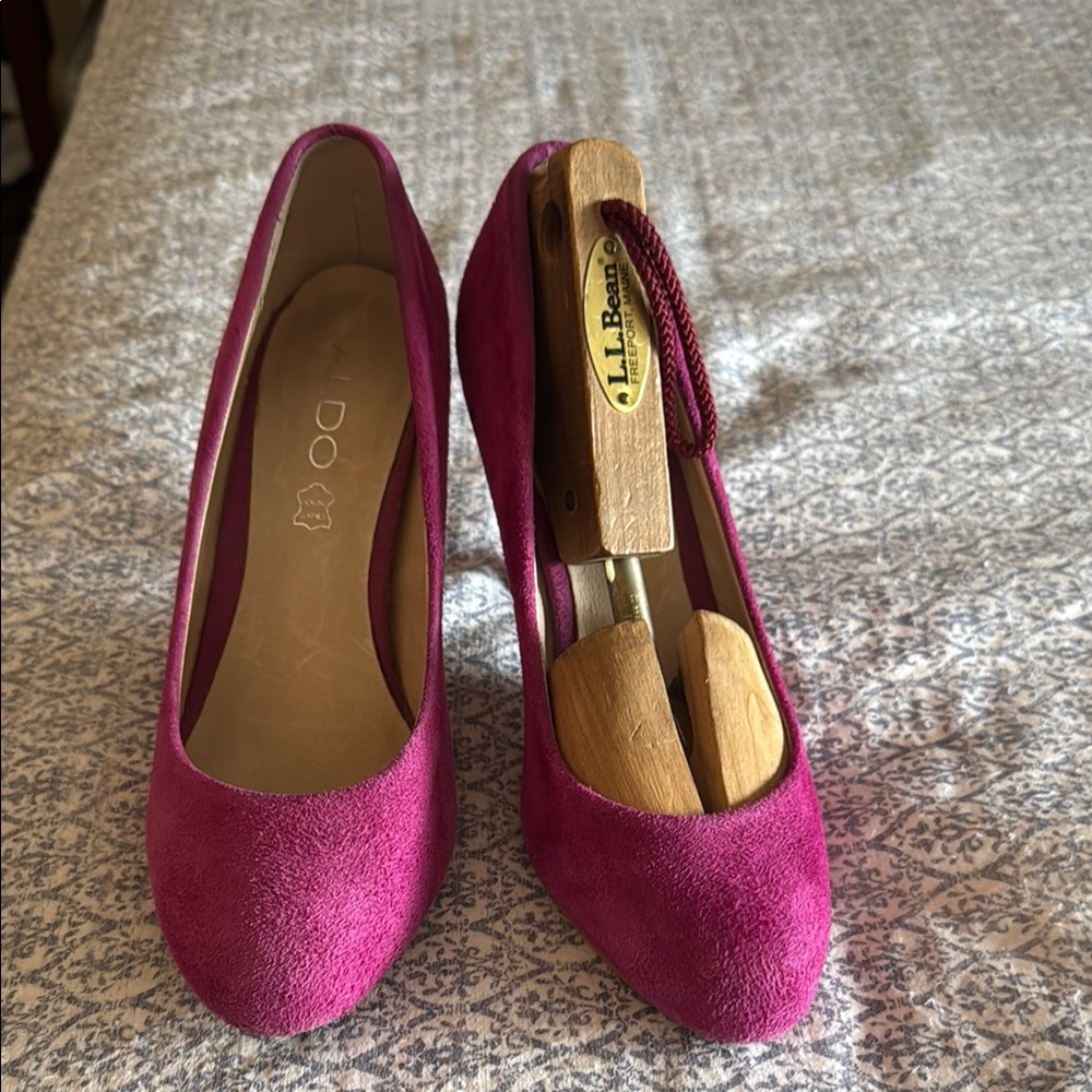 Aldo Pink Suede Heels Elegant Statement